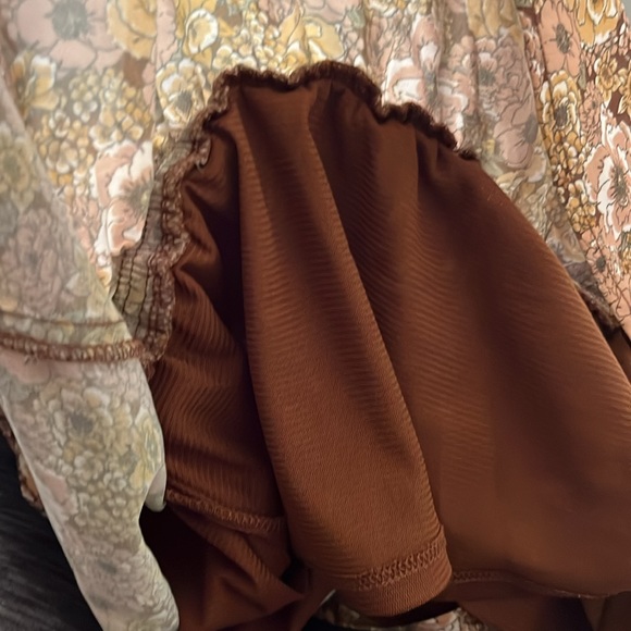 COLLECTIVE CONCEPTS (NWT) floral blouse - Picture 7 of 10